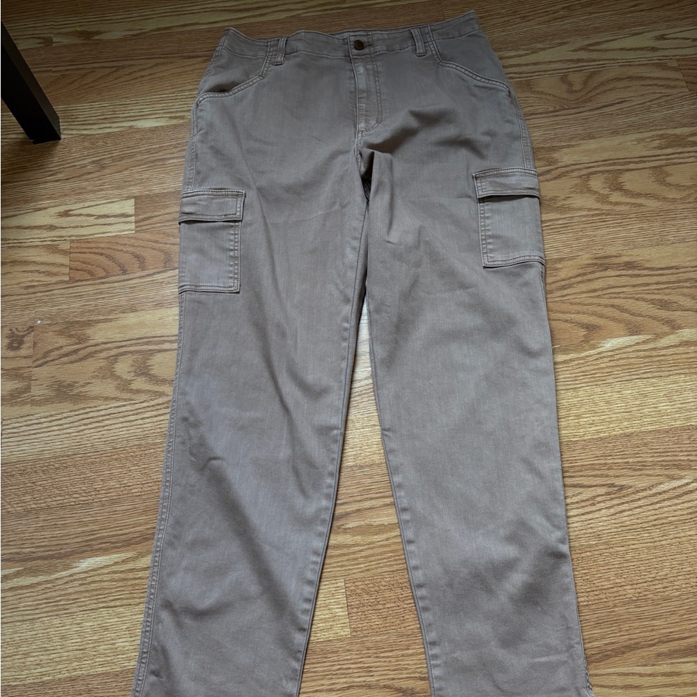 Women’s Tan Cargo Pants